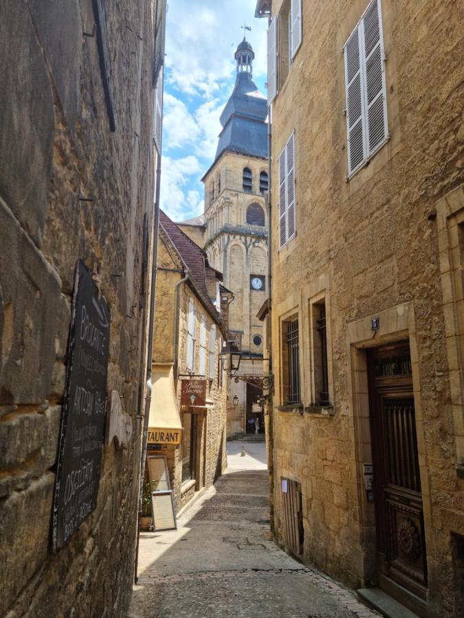 La Maison De Lily Au Coeur De La Cite Medievale Sarlat-la-Canéda Dış mekan fotoğraf